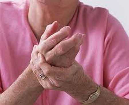 отложение солей в суставах