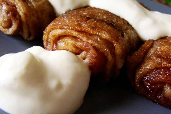 Сметана: польза и вред, калорийность, применение Сметана: польза и вред, калорийность, применение