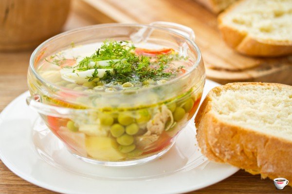 1481807045_letniy-sup-s-zelenym-goroshkom-i-yaycom