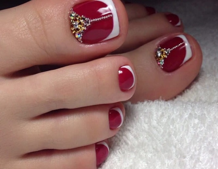 Педикюр френч