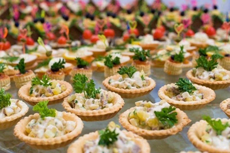 Тарталетки с копченой курицей