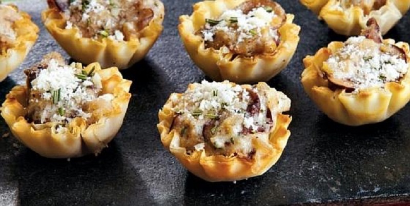 Траталетки с курицей и орехами