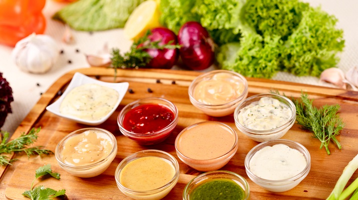 Очень много заправок подходят для тарталеток с курицей