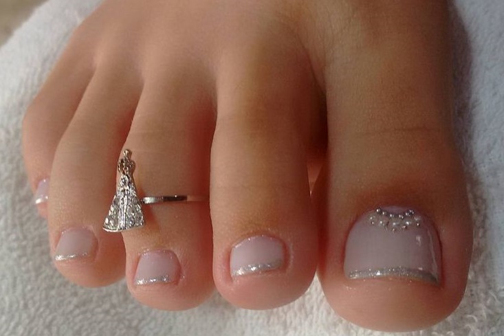 Французский педикюр будет в тренде и в этом году