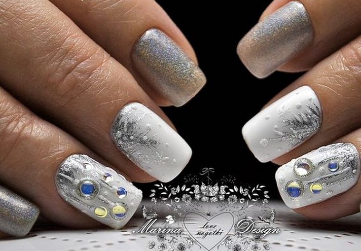 Новогодний маникюр с камнями: идеи