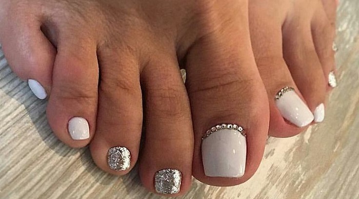 Новогодний педикюр