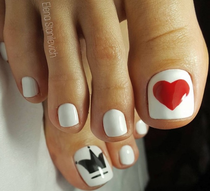 Педикюр с сердечком