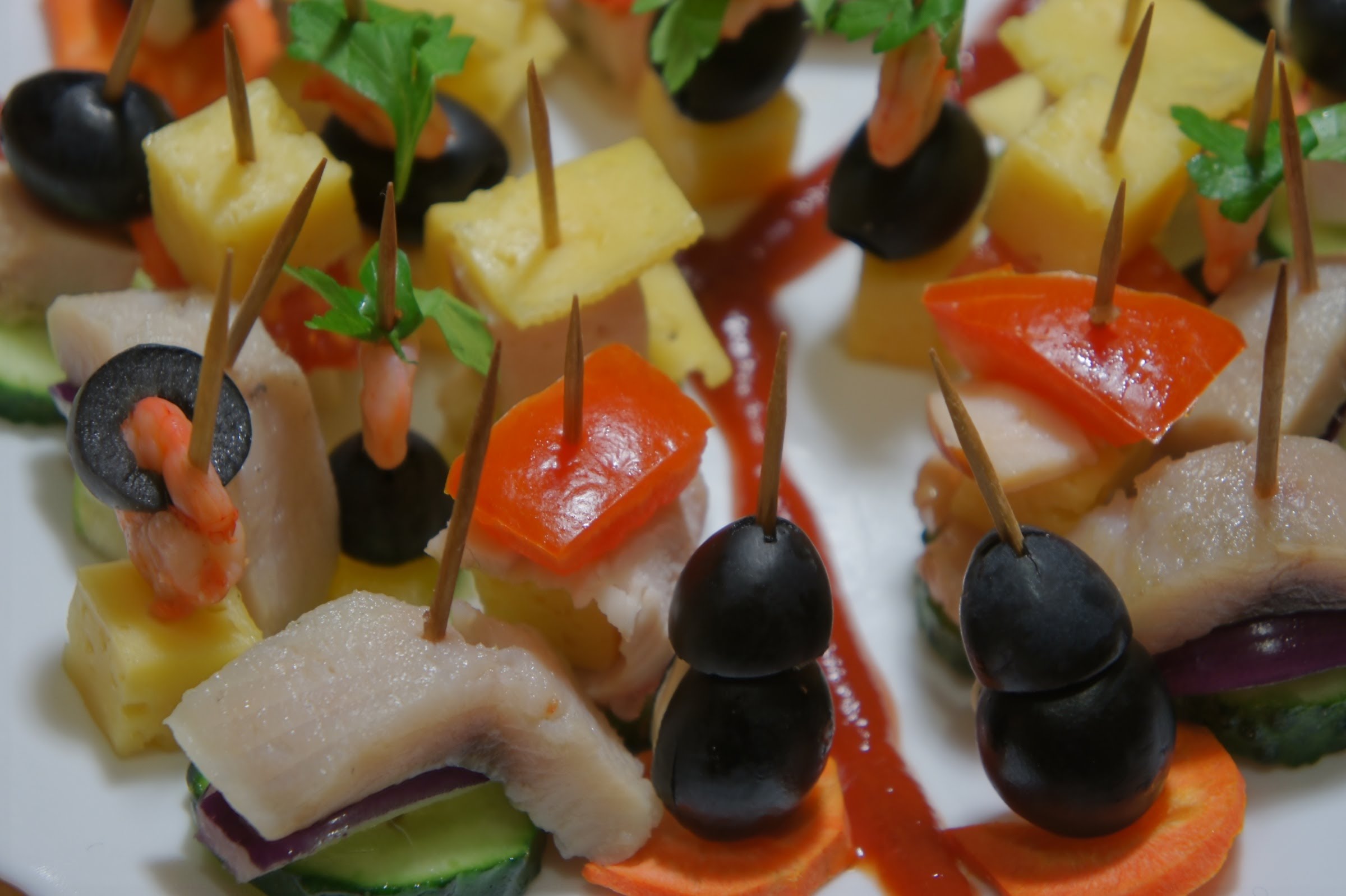 Разнообразные канапе