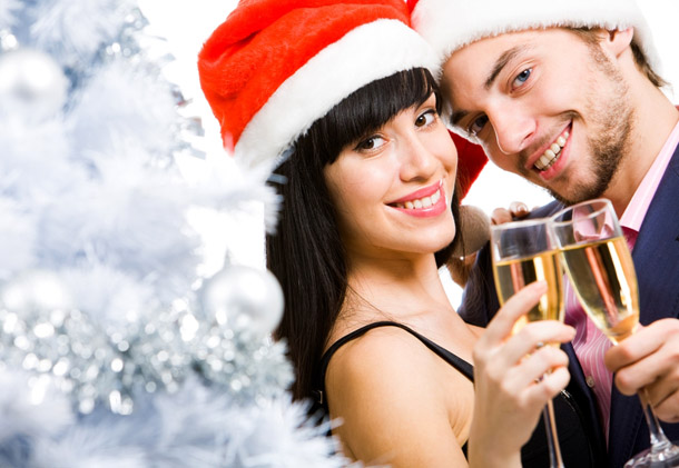 Обнимайте друг друга во время боя курантов