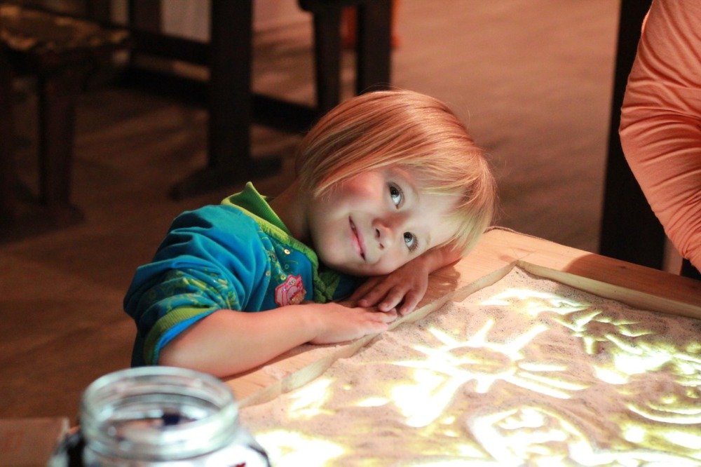 Рисуем песком